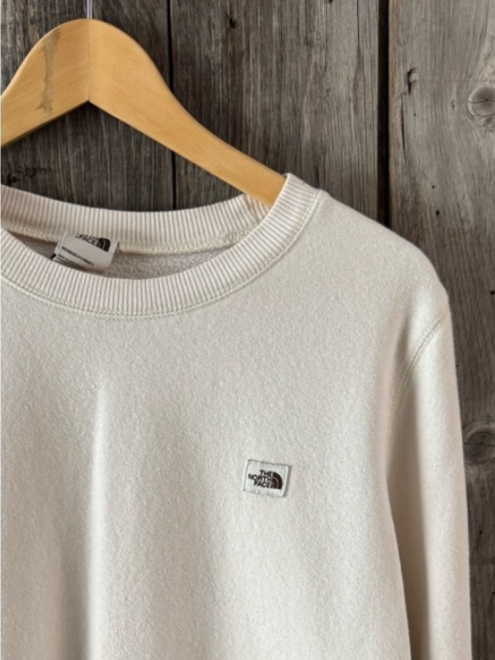 THE NORTH FACE Women’s Cream Sweatshirt - size large